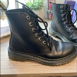 Dr Martens Modern Classics Smooth 1460 8-Eye Boots